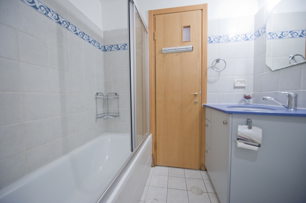 Second Bathroom with Bathtub-Shower Combo