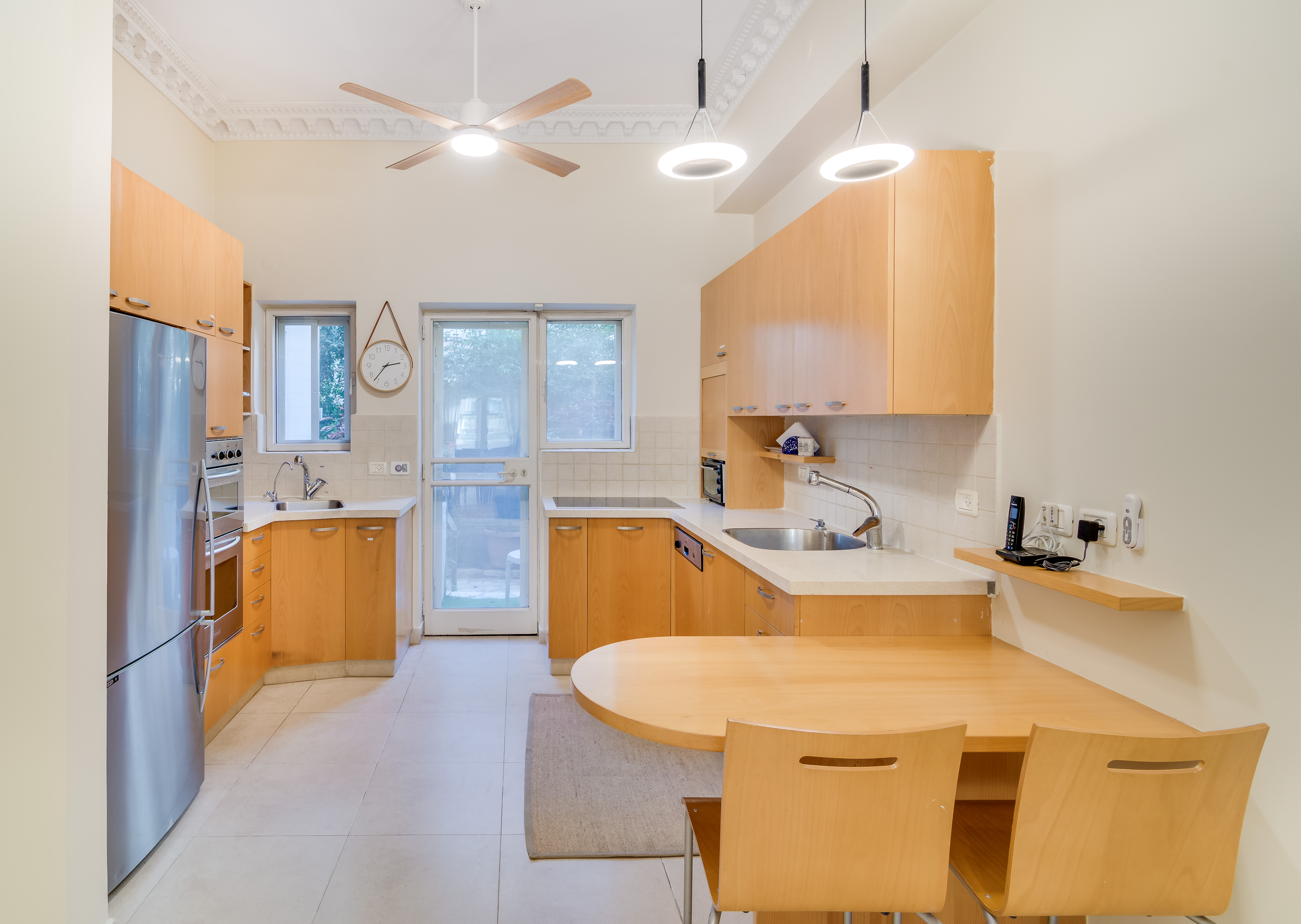 Fully Equipped Kitchen with walkout to private garden